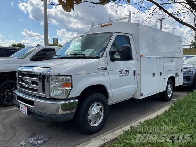 Ford E-350 Bestelwagens met open laadbak