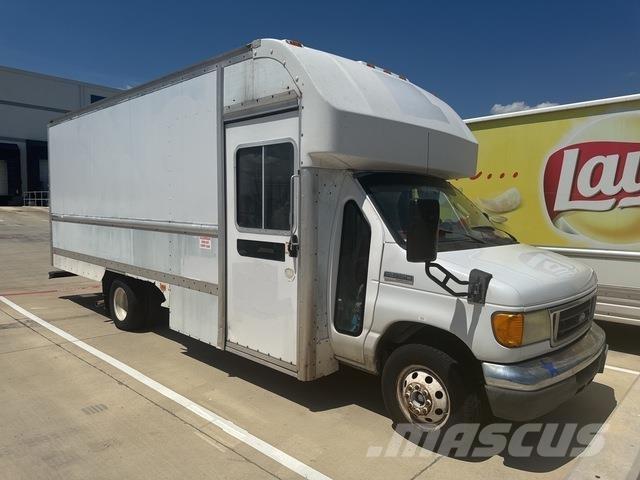 Ford E-350 Gesloten opbouw