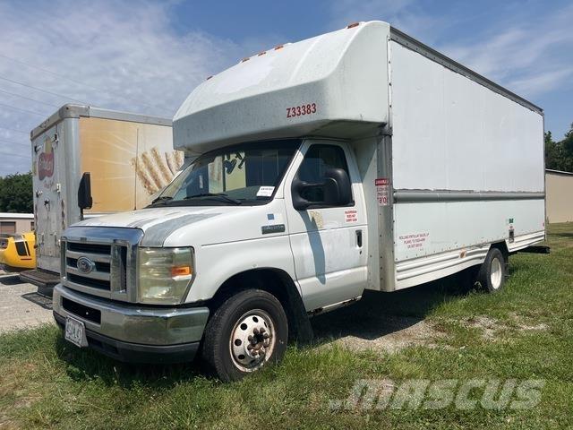 Ford E-350 Gesloten opbouw