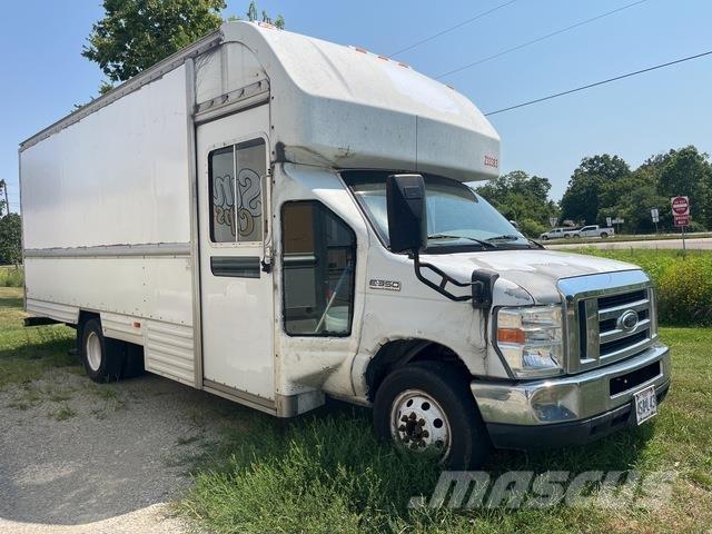 Ford E-350 Gesloten opbouw