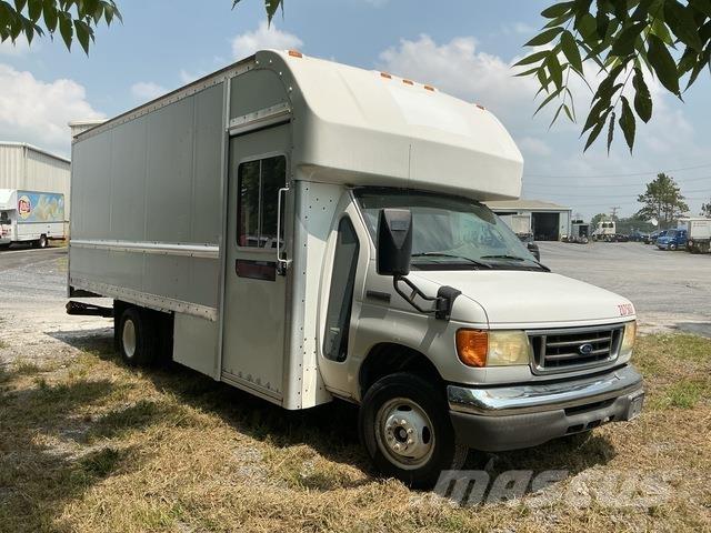 Ford E-350 Gesloten opbouw