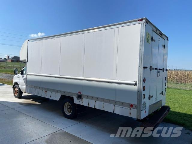 Ford E-350 Gesloten opbouw