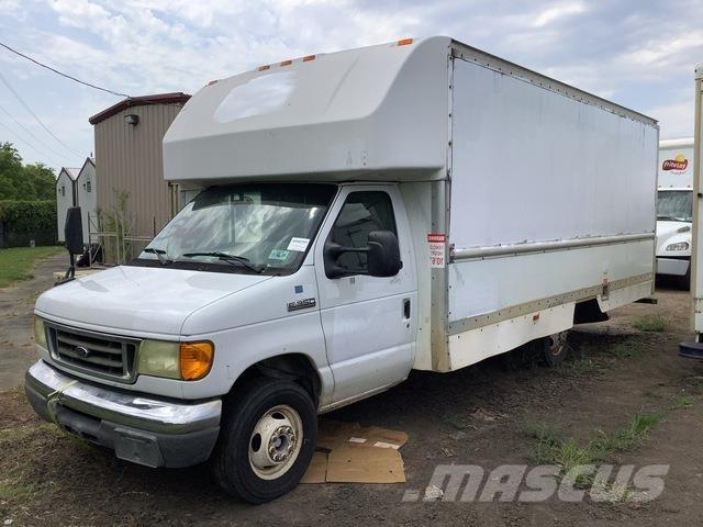 Ford E-350 Gesloten opbouw