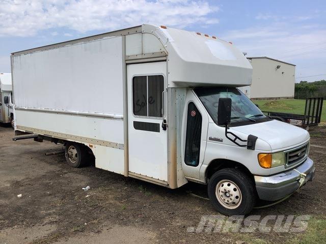 Ford E-350 Gesloten opbouw