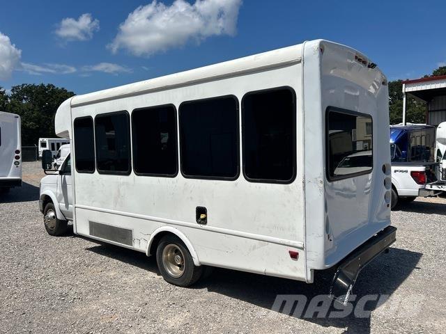 Ford E-350 Minibussen
