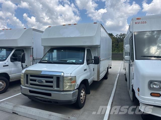 Ford E-350 Gesloten opbouw
