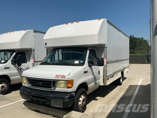 Ford E-350 Gesloten opbouw