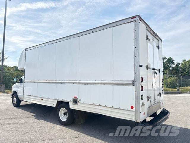 Ford E-350 Gesloten opbouw