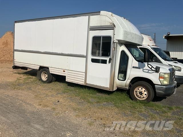 Ford E-350 Gesloten opbouw