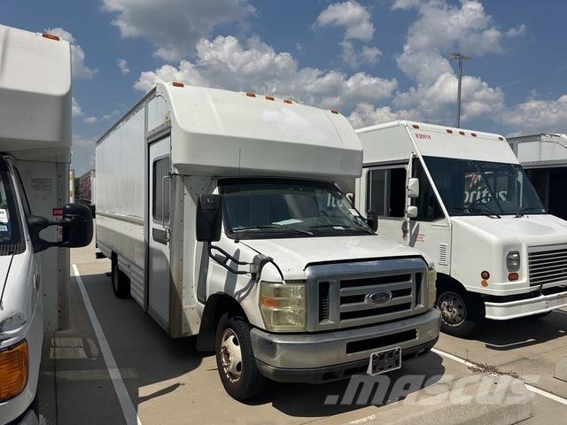 Ford E-350 Gesloten opbouw