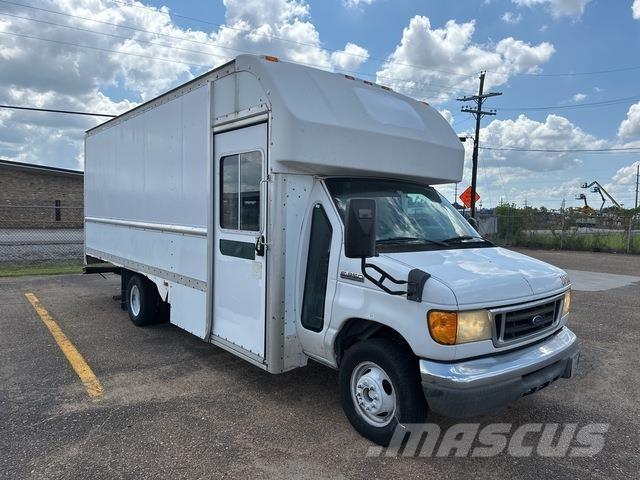 Ford E-350 Gesloten opbouw