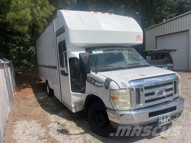 Ford E-350 Gesloten opbouw