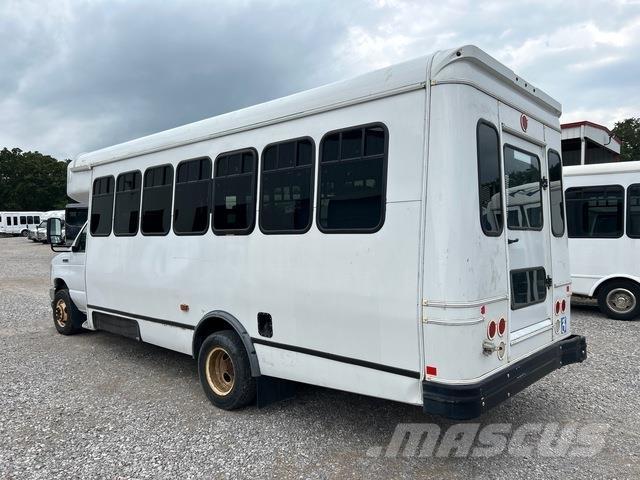 Ford E-450 Minibussen