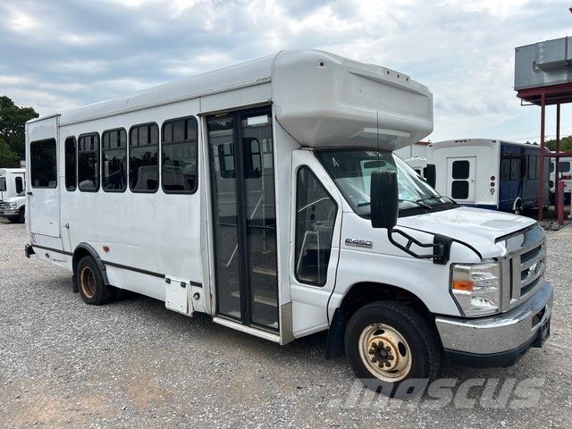 Ford E-450 Minibussen
