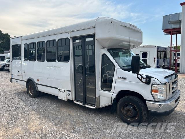 Ford E-450 Minibussen