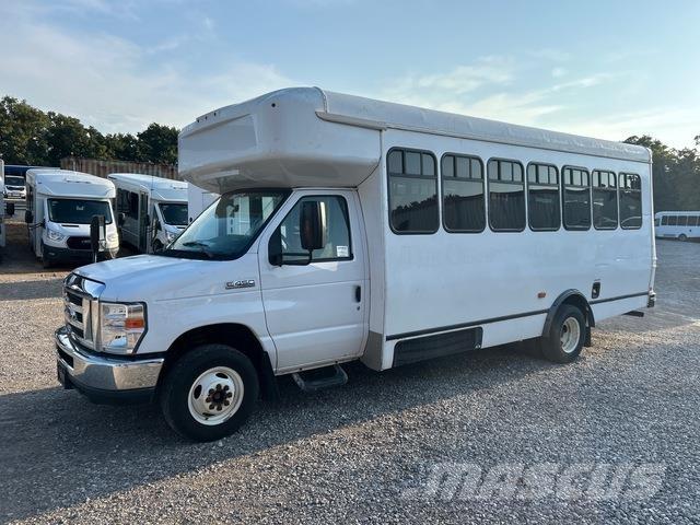 Ford E-450 Minibussen