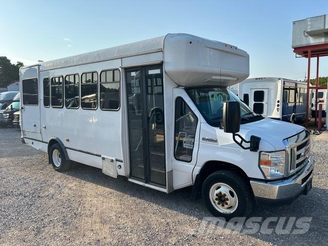 Ford E-450 Minibussen