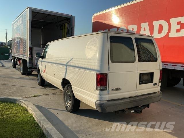 Ford E350 Bakwagens met gesloten opbouw