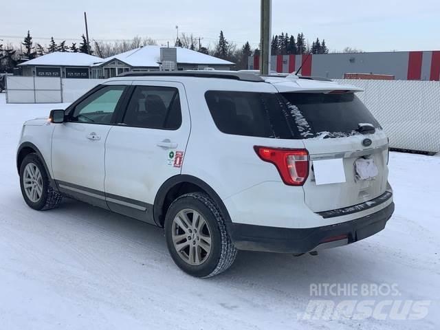 Ford Explorer Auto's