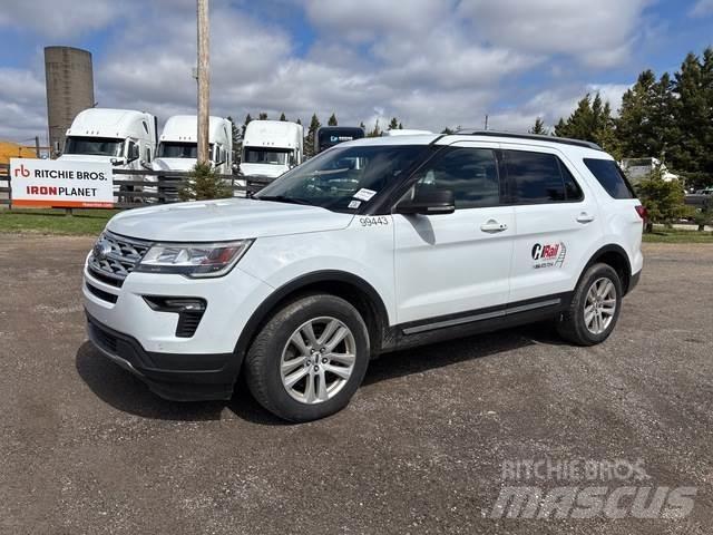 Ford Explorer Auto's