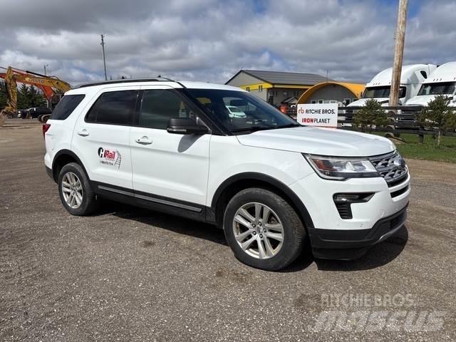 Ford Explorer Auto's