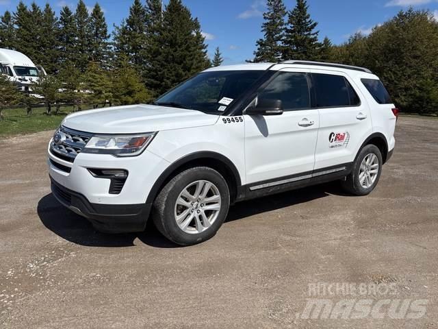 Ford Explorer Auto's