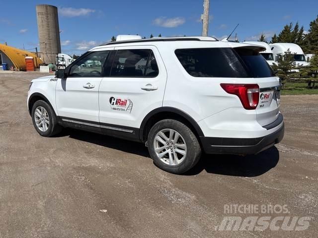 Ford Explorer Auto's