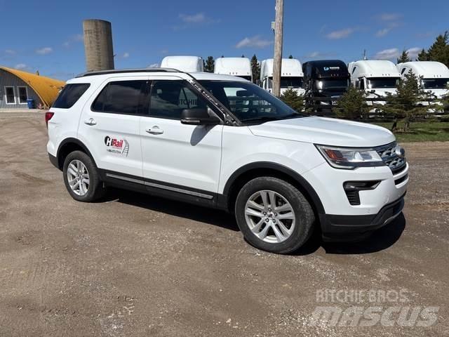 Ford Explorer Auto's