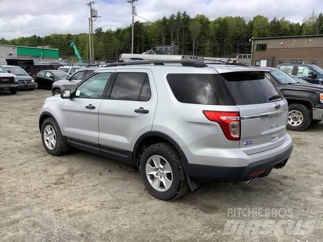Ford Explorer Auto's