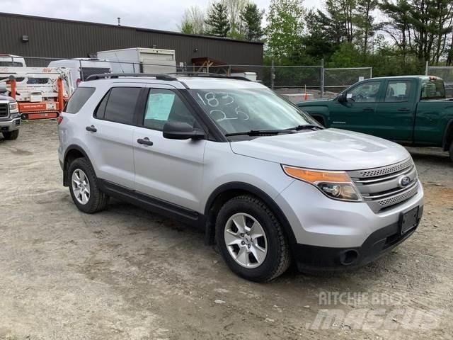 Ford Explorer Auto's
