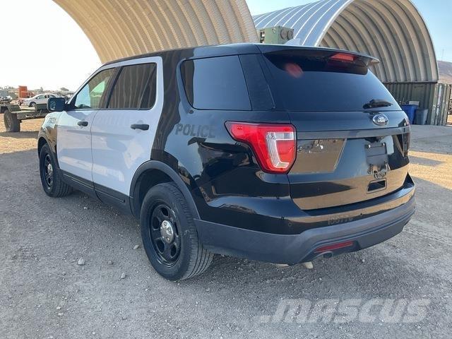 Ford Explorer Auto's