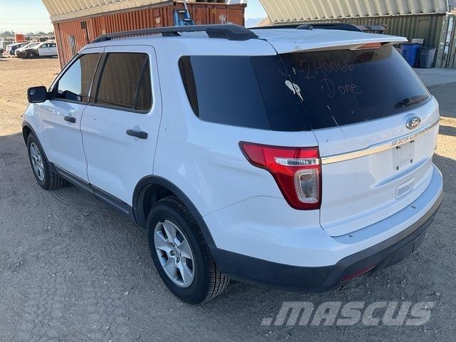 Ford Explorer Auto's