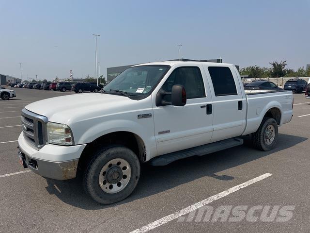 Ford F-250 Bestelwagens met open laadbak