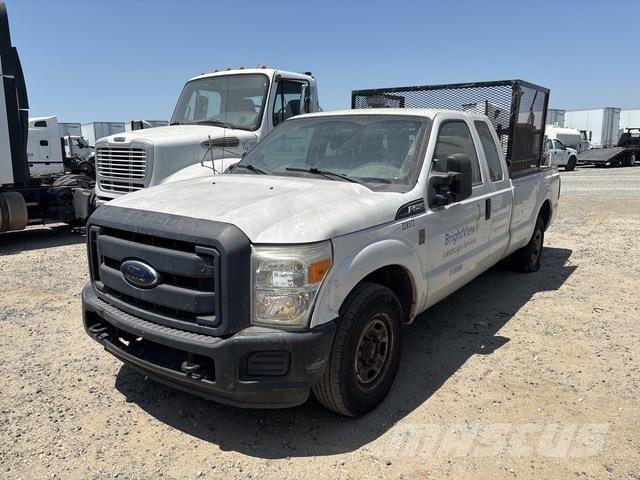 Ford F-250 Bestelwagens met open laadbak