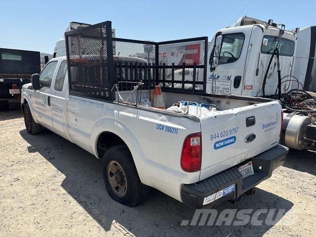 Ford F-250 Bestelwagens met open laadbak