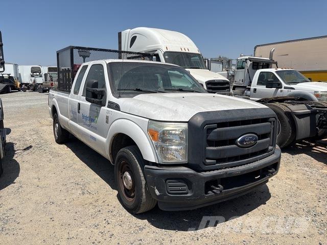 Ford F-250 Bestelwagens met open laadbak