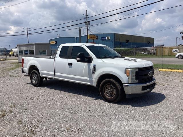 Ford F-250 Bestelwagens met open laadbak