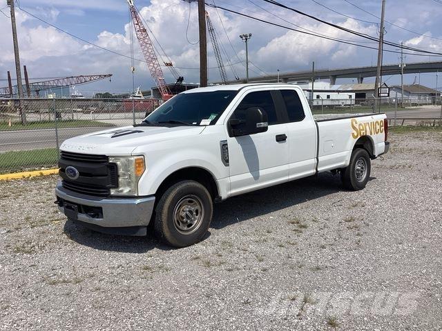 Ford F-250 Bestelwagens met open laadbak