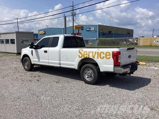 Ford F-250 Bestelwagens met open laadbak