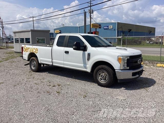 Ford F-250 Bestelwagens met open laadbak