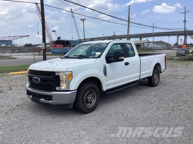 Ford F-250 Bestelwagens met open laadbak