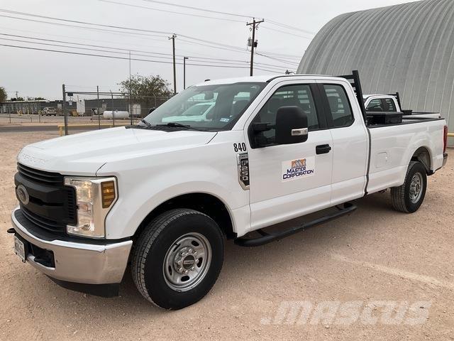 Ford F-250 Bestelwagens met open laadbak