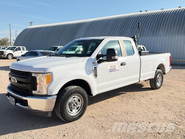 Ford F-250 Bestelwagens met open laadbak