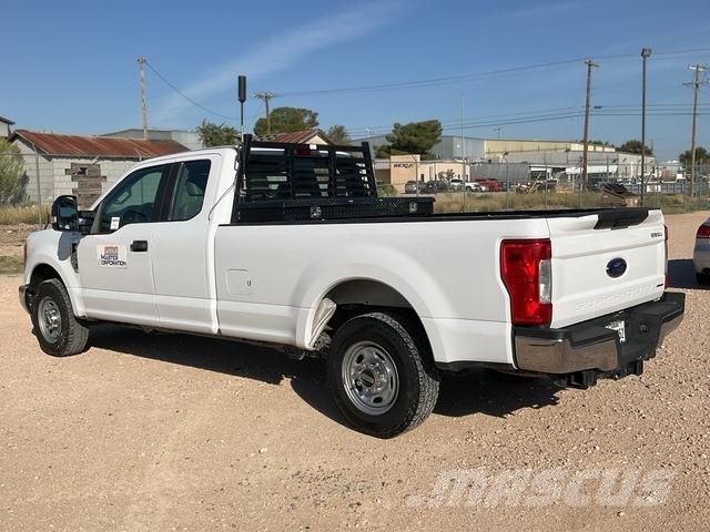 Ford F-250 Bestelwagens met open laadbak