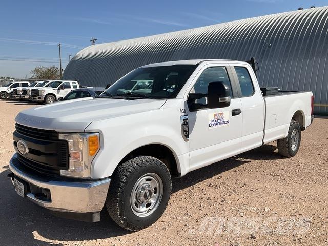 Ford F-250 Bestelwagens met open laadbak