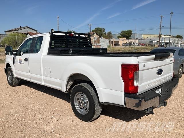 Ford F-250 Bestelwagens met open laadbak