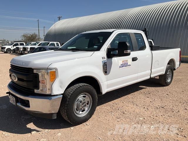 Ford F-250 Bestelwagens met open laadbak
