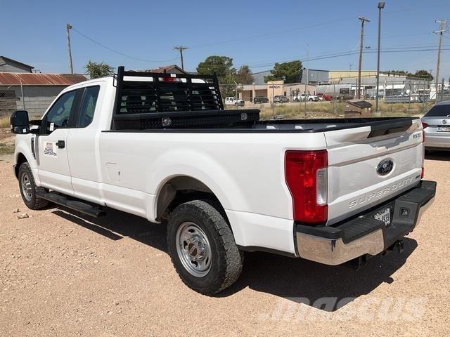 Ford F-250 Bestelwagens met open laadbak