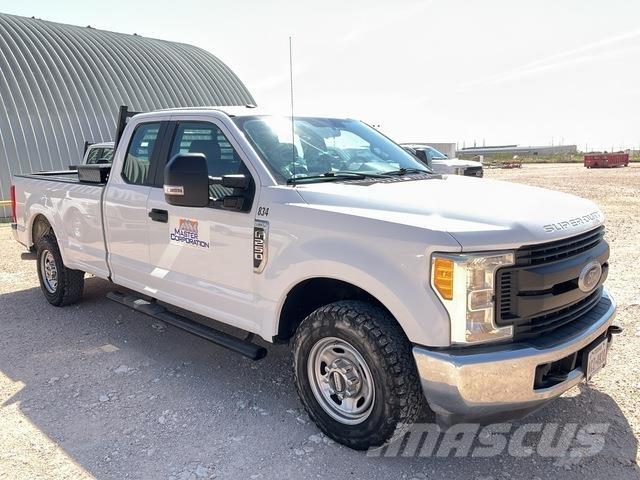 Ford F-250 Bestelwagens met open laadbak