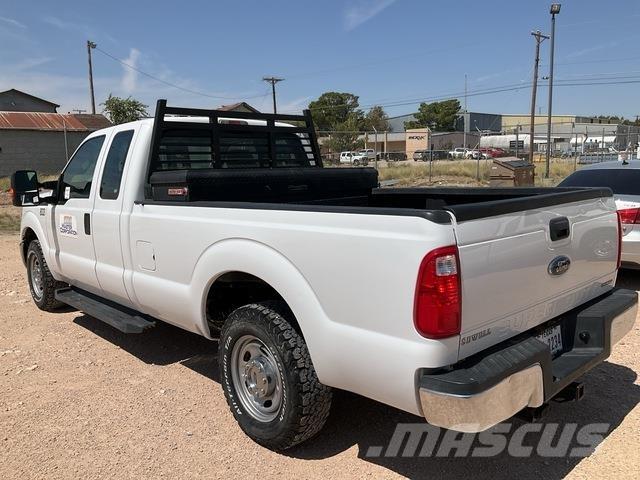 Ford F-250 Bestelwagens met open laadbak